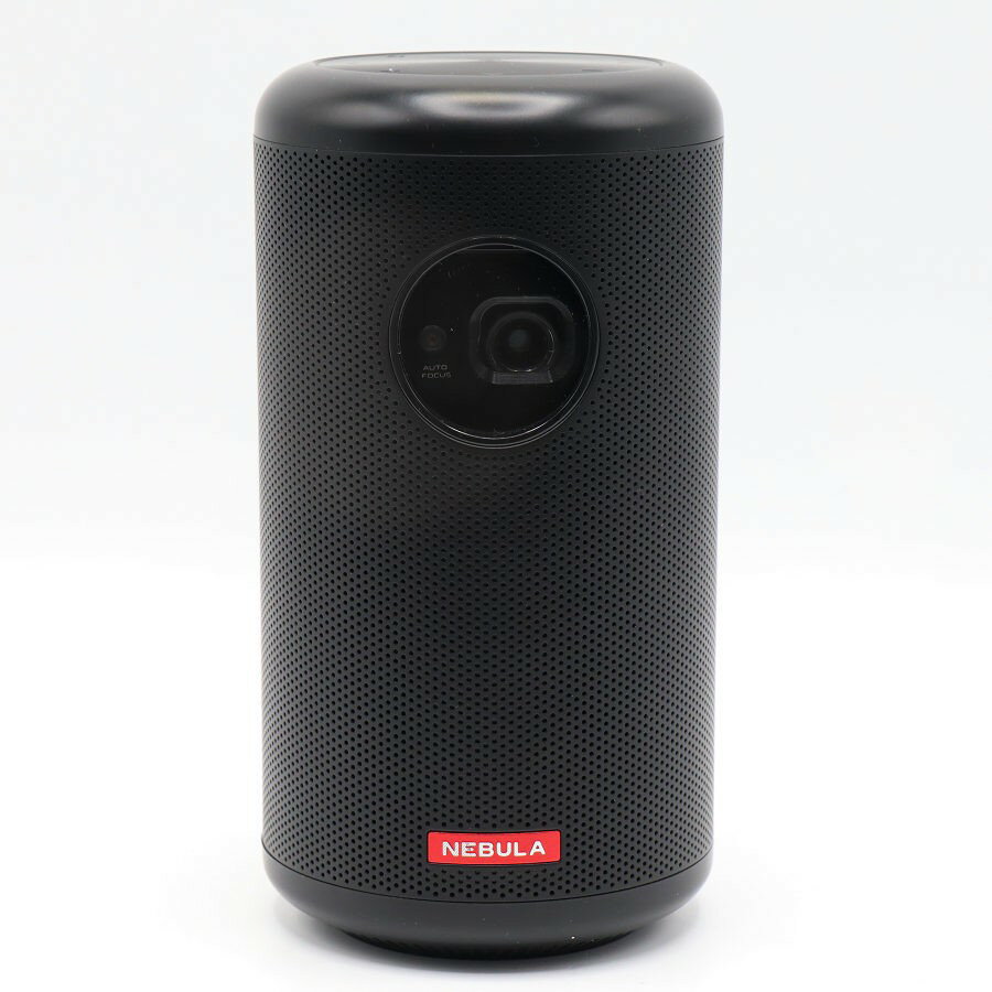 ■商品名 ANKER Nebula Capsule 2 D2421N11 ブラック モバイルプロジェクター Android TV搭載 アンカー ネビュラ カプセル2 本体 ■商品状態 【B】一般的な使用感のある商品 ・動作に問題はございませんが、本体側面にへこみキズがございます。 ・リモコン、電源アダプター、USBケーブルが欠品しております。 ※リモコンが欠品でも、本体で動作可能です。 ・動作確認済みのためご購入後はすぐにご使用いただけます。 ・自社で梱包して発送いたします。 ※付属品は画像にあるものが全てとなります。 ■元箱・説明書について ・元箱：なし（自社で梱包） ・説明書：なし ◆500mlのアルミ缶よりも小さいコンパクト設計のモバイルプロジェクター。HDMIやUSB接続に加え、Wi-Fi、Bluetooth、Chromecastでのワイヤレス接続にも対応。 ◆200ANSIルーメンの明るさと720Pの解像度で映像が鮮明。独自のオートフォーカス機能により、すぐに高精細画像を投影できる。 ◆「AndroidTV」搭載により、YouTubeやNetflixなど3600以上のアプリが利用可能。8W出力のスピーカーを搭載したことで、パワフルなサウンドが実現。 ■商品ランク説明 当店が定める商品ランクは下記の商品状態からランク分けをおこなっております。 【N】未使用品 【S】数回使用程度の美品 【A】大きなダメージもなく程度良好の美品 【B】一般的な使用感のある商品 【C】傷、汚れがあり使用感を感じるUSED品 【D】傷・汚れなどが多く見受けられる難有品 【E】ジャンク品 ■発送について ・佐川急便でお支払い確認後、2営業日以内に発送いたします。 ※沖縄県及び離島のお客様はゆうパックでの【着払い】となりますので予めご了承ください。 ■古物商許可証 【大阪府公安委員会：第621010150412号】 ■ご購入の前にお読みください ・当店の明らかな商品説明の記載ミス等でない限り、ご購入後の返金・返品等の対応はできません。 ・ご購入後、3日以上ご連絡が取れないお客様につきましては、誠に勝手ながら購入の意思なしと判断し、キャンセル扱いとさせていただく場合がございますので予めご了承ください。 ■返金・返品について ・購入した商品と異なる場合 ・説明欄に記載のない大きなダメージがあった場合 ・サイズや記載と違うお色の場合 ・初期動作不良があった場合 上記の内容に該当する場合のみ返金・返品をお受けいたします。 ※若干の状態の違いなどの個人的主観、ご注文間違いやスペックの認識の相違、思っていた商品と違うなど、個人的な理由での返品はお受けできません。 ■商品番号 056068