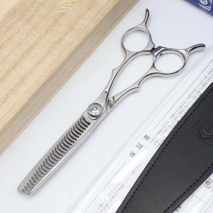 樂天商城 - 【美品】ナルトシザー 三梳きトラントS26 無料修理残2回あり セニング 5.8インチ メガネハンドル 26目 約25%～30% 【中古】