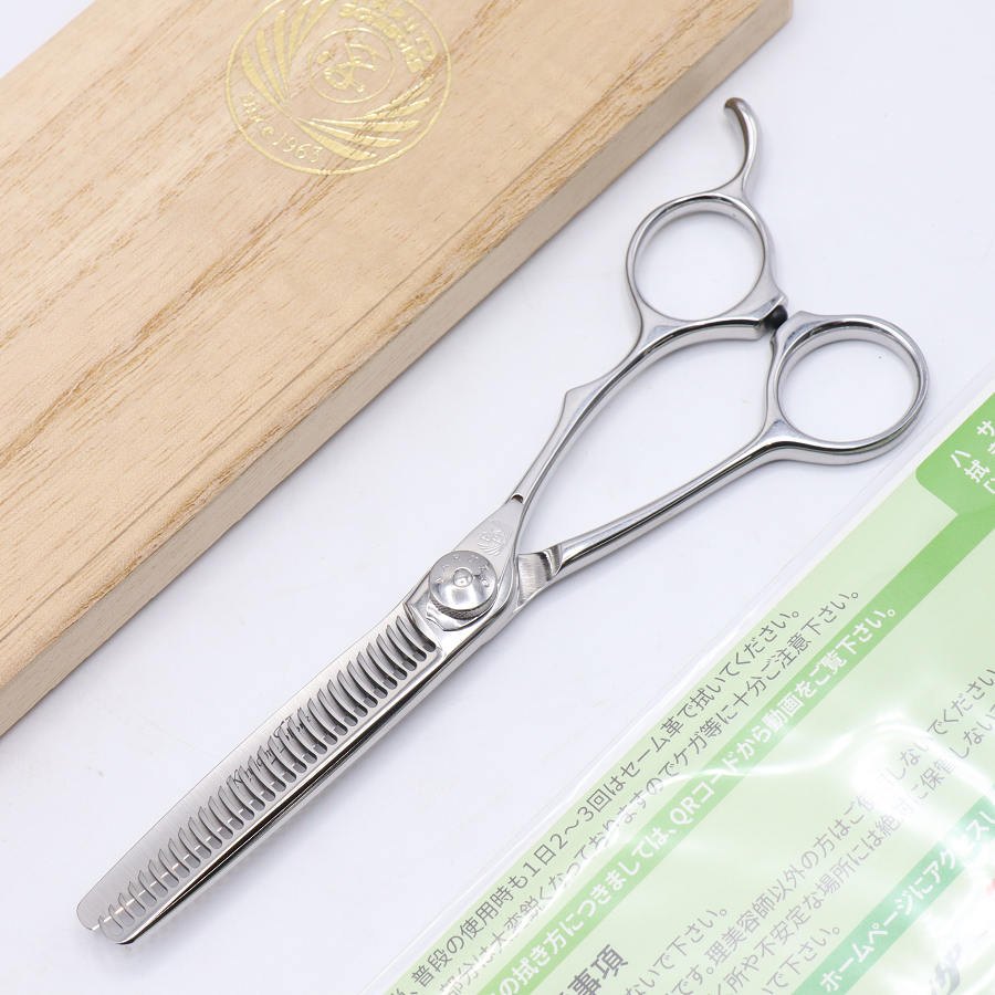 樂天商城 - 【お買い物マラソン！限定クーポン】【美品】 ナルトシザー 二梳きDBクォーターセニングS31 無料修理3回あり 5.8インチ メガネハンドル 31目 約20%〜25% キングダムストーク 【中古】