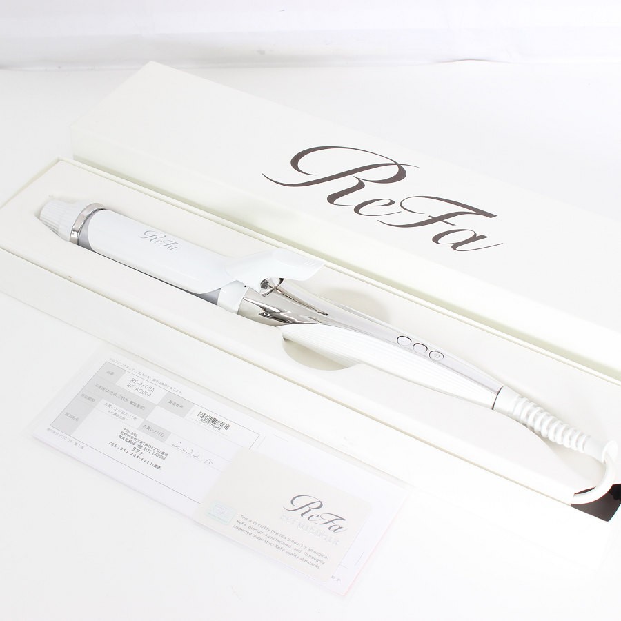 ■商品名 【美品】MTG ReFa BEAUTECH CURL IRON 32 RE-AF00A リファビューテック 32mm ヘアアイロン 本体 ■商品状態 【A】大きなダメージもなく程度良好の美品 ・本体に若干の擦れ感がございますが、全体的に状態の良い中古品です。 ・商品の特性上、本体スタンド部分には若干のコーティングはがれがございます。 ・動作確認済みのためご購入後はすぐにご使用いただけます。 ・自社で梱包して発送いたします。 ※付属品は画像にあるものが全てとなります。 ■元箱・説明書について ・元箱：あり ・説明書：あり ・保証書：あり（印字あり）2022年10月購入 ・ギャランティカード：あり ◆独自開発プレート「カーボンレイヤープレート」採用のコード付きカールアイロン（32mm）。 熱の伝わり方がマイルドで水蒸気爆発を防ぎ、髪を傷つけにくい。 ◆「カーボンレイヤープレート」はベースに高密度炭素を使用しているため、ムラなく熱を伝えて美しいカールデザインを作れる。 ◆髪の水分を過剰に飛ばさず保持、時間が経ってもカールが崩れにくく、美しい立体感が続く。 ■商品ランク説明 当店が定める商品ランクは下記の商品状態からランク分けをおこなっております。 【N】未使用品 【S】数回使用程度の美品 【A】大きなダメージもなく程度良好の美品 【B】一般的な使用感のある商品 【C】傷、汚れがあり使用感を感じるUSED品 【D】傷・汚れなどが多く見受けられる難有品 【E】ジャンク品 ■発送について ・佐川急便でお支払い確認後、2営業日以内に発送いたします。 ※沖縄県及び離島のお客様はゆうパックでの【着払い】となりますので予めご了承ください。 ■古物商許可証 【大阪府公安委員会：第621010150412号】 ■ご購入の前にお読みください ・当店の明らかな商品説明の記載ミス等でない限り、ご購入後の返金・返品等の対応はできません。 ・ご購入後、3日以上ご連絡が取れないお客様につきましては、誠に勝手ながら購入の意思なしと判断し、キャンセル扱いとさせていただく場合がございますので予めご了承ください。 ■返金・返品について ・購入した商品と異なる場合 ・説明欄に記載のない大きなダメージがあった場合 ・サイズや記載と違うお色の場合 ・初期動作不良があった場合 上記の内容に該当する場合のみ返金・返品をお受けいたします。 ※若干の状態の違いなどの個人的主観、ご注文間違いやスペックの認識の相違、思っていた商品と違うなど、個人的な理由での返品はお受けできません。 ■商品番号 060862
