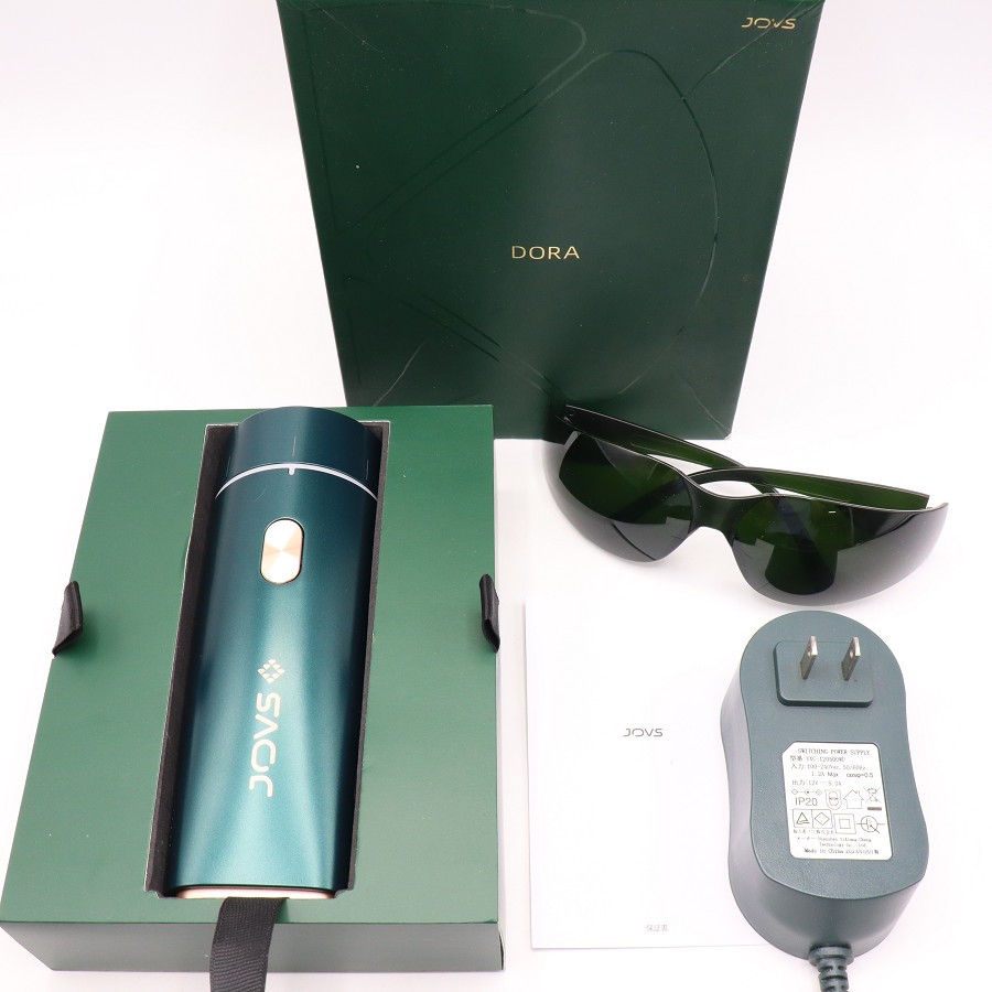 ■商品名 【美品】JOVS Dora J847 Dora1.1 エメラルドグリーン HIPL 家庭用脱毛器 ジョブズ ドラ 本体 ■商品状態 【A】大きなダメージもなく程度良好の美品 ・USED品ではございますが大きなダメージや汚れなどもなく状態の良い商品です。 ・商品の特性上、ヘッドには照射痕はございます。 ・動作確認済みのためご購入後はすぐにご使用いただけます。 ・自社で梱包して発送いたします。 ※付属品は画像にあるものが全てとなります。 ■元箱・説明書について ・元箱：あり（ダメージあり） ・説明書：あり ・保証書：あり（印字なし） ■商品ランク説明 当店が定める商品ランクは下記の商品状態からランク分けをおこなっております。 【N】未使用品 【S】数回使用程度の美品 【A】大きなダメージもなく程度良好の美品 【B】一般的な使用感のある商品 【C】傷、汚れがあり使用感を感じるUSED品 【D】傷・汚れなどが多く見受けられる難有品 【E】ジャンク品 ■発送について ・佐川急便でお支払い確認後、2営業日以内に発送いたします。 ※沖縄県及び離島のお客様はゆうパックでの【着払い】となりますので予めご了承ください。 ■古物商許可証 【大阪府公安委員会：第621010150412号】 ■ご購入の前にお読みください ・当店の明らかな商品説明の記載ミス等でない限り、ご購入後の返金・返品等の対応はできません。 ・ご購入後、3日以上ご連絡が取れないお客様につきましては、誠に勝手ながら購入の意思なしと判断し、キャンセル扱いとさせていただく場合がございますので予めご了承ください。 ■返金・返品について ・購入した商品と異なる場合 ・説明欄に記載のない大きなダメージがあった場合 ・サイズや記載と違うお色の場合 ・初期動作不良があった場合 上記の内容に該当する場合のみ返金・返品をお受けいたします。 ※若干の状態の違いなどの個人的主観、ご注文間違いやスペックの認識の相違、思っていた商品と違うなど、個人的な理由での返品はお受けできません。 ■商品番号 060885