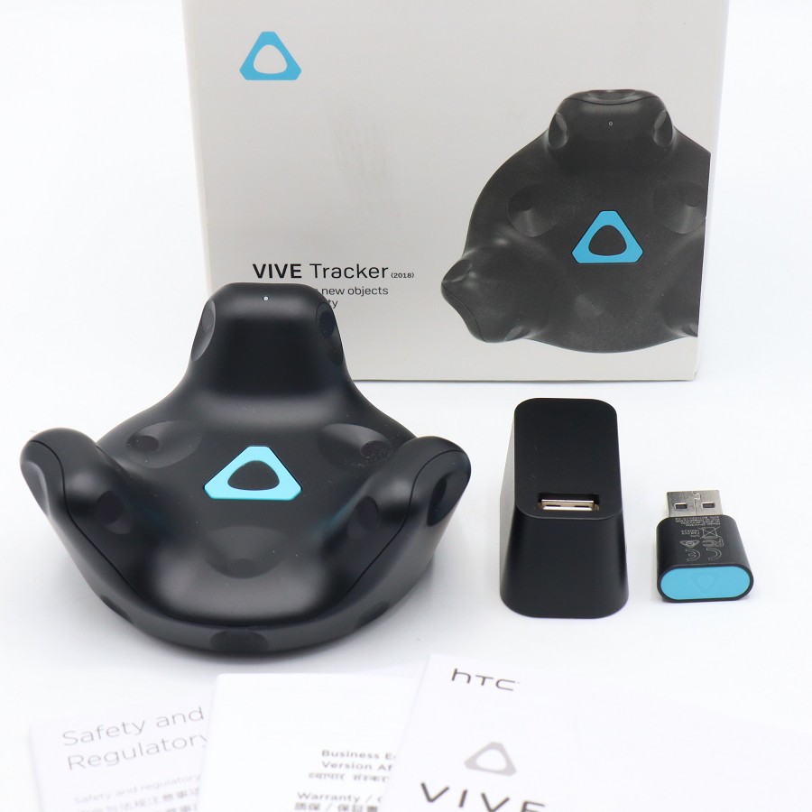 ■商品名 【美品】HTC VIVE Tracker 2018 99HANL005-00 アクセサリー トラッカー VR 本体 ■商品状態 【A】大きなダメージもなく程度良好の美品 ・USED品ではございますが大きなダメージや汚れなどもなく状態の良い商品です。 ・USBケーブルが欠品しておりますが、別の製品にて代用可能です。 ・動作確認済みのためご購入後はすぐにご使用いただけます。 ・自社で梱包して発送いたします。 ※付属品は画像にあるものが全てとなります。 ■元箱・説明書について ・元箱：あり ・説明書：あり ■商品ランク説明 当店が定める商品ランクは下記の商品状態からランク分けをおこなっております。 【N】未使用品 【S】数回使用程度の美品 【A】大きなダメージもなく程度良好の美品 【B】一般的な使用感のある商品 【C】傷、汚れがあり使用感を感じるUSED品 【D】傷・汚れなどが多く見受けられる難有品 【E】ジャンク品 ■発送について ・佐川急便でお支払い確認後、2営業日以内に発送いたします。 ※沖縄県及び離島のお客様はゆうパックでの【着払い】となりますので予めご了承ください。 ■古物商許可証 【大阪府公安委員会：第621010150412号】 ■ご購入の前にお読みください ・当店の明らかな商品説明の記載ミス等でない限り、ご購入後の返金・返品等の対応はできません。 ・ご購入後、3日以上ご連絡が取れないお客様につきましては、誠に勝手ながら購入の意思なしと判断し、キャンセル扱いとさせていただく場合がございますので予めご了承ください。 ■返金・返品について ・購入した商品と異なる場合 ・説明欄に記載のない大きなダメージがあった場合 ・サイズや記載と違うお色の場合 ・初期動作不良があった場合 上記の内容に該当する場合のみ返金・返品をお受けいたします。 ※若干の状態の違いなどの個人的主観、ご注文間違いやスペックの認識の相違、思っていた商品と違うなど、個人的な理由での返品はお受けできません。 ■商品番号 061175