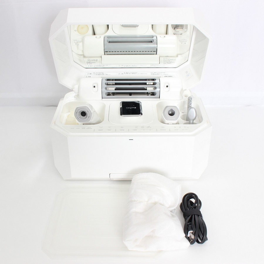 ■商品名 フヨウサキナ ルルシェ LEDライト付きモデル 美顔器 エステマシン saqina Lulucie 本体 ■商品状態 【B】一般的な使用感のある商品 ・本体外観やタンクの取っ手部分などに細かな擦れキズがございます。 ・動作確認済みのためご購入後はすぐにご使用いただけます。 ・自社で梱包して発送いたします。 ※付属品は画像にあるものが全てとなります。 ■元箱・説明書について ・元箱：なし（自社で梱包） ・説明書：なし ・保証書：なし ■商品ランク説明 当店が定める商品ランクは下記の商品状態からランク分けをおこなっております。 【N】未使用品 【S】数回使用程度の美品 【A】大きなダメージもなく程度良好の美品 【B】一般的な使用感のある商品 【C】傷、汚れがあり使用感を感じるUSED品 【D】傷・汚れなどが多く見受けられる難有品 【E】ジャンク品 ■発送について ・佐川急便でお支払い確認後、2営業日以内に発送いたします。 ※沖縄県及び離島のお客様はゆうパックでの【着払い】となりますので予めご了承ください。 ■古物商許可証 【大阪府公安委員会：第621010150412号】 ■ご購入の前にお読みください ・当店の明らかな商品説明の記載ミス等でない限り、ご購入後の返金・返品等の対応はできません。 ・ご購入後、3日以上ご連絡が取れないお客様につきましては、誠に勝手ながら購入の意思なしと判断し、キャンセル扱いとさせていただく場合がございますので予めご了承ください。 ■返金・返品について ・購入した商品と異なる場合 ・説明欄に記載のない大きなダメージがあった場合 ・サイズや記載と違うお色の場合 ・初期動作不良があった場合 上記の内容に該当する場合のみ返金・返品をお受けいたします。 ※若干の状態の違いなどの個人的主観、ご注文間違いやスペックの認識の相違、思っていた商品と違うなど、個人的な理由での返品はお受けできません。 ■商品番号 061275