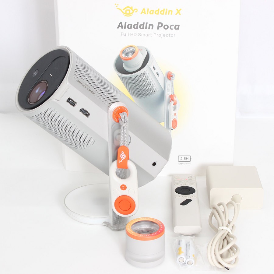 ■商品名 【美品】Aladdin X Aladdin Poca WK08K ポータブルプロジェクター アラジン ポカ 本体 ■商品状態 【A】大きなダメージもなく程度良好の美品 ・本体側面に若干の擦れ感がございますが、全体的に状態の良い中古品です。 ・動作確認済みのためご購入後はすぐにご使用いただけます。 ・自社で梱包して発送いたします。 ※付属品は画像にあるものが全てとなります。 ■元箱・説明書について ・元箱：あり（中の仕切りがないため自社で梱包） ・説明書：なし ■商品ランク説明 当店が定める商品ランクは下記の商品状態からランク分けをおこなっております。 【N】未使用品 【S】数回使用程度の美品 【A】大きなダメージもなく程度良好の美品 【B】一般的な使用感のある商品 【C】傷、汚れがあり使用感を感じるUSED品 【D】傷・汚れなどが多く見受けられる難有品 【E】ジャンク品 ■発送について ・佐川急便でお支払い確認後、2営業日以内に発送いたします。 ※沖縄県及び離島のお客様はゆうパックでの【着払い】となりますので予めご了承ください。 ■古物商許可証 【大阪府公安委員会：第621010150412号】 ■ご購入の前にお読みください ・当店の明らかな商品説明の記載ミス等でない限り、ご購入後の返金・返品等の対応はできません。 ・ご購入後、3日以上ご連絡が取れないお客様につきましては、誠に勝手ながら購入の意思なしと判断し、キャンセル扱いとさせていただく場合がございますので予めご了承ください。 ■返金・返品について ・購入した商品と異なる場合 ・説明欄に記載のない大きなダメージがあった場合 ・サイズや記載と違うお色の場合 ・初期動作不良があった場合 上記の内容に該当する場合のみ返金・返品をお受けいたします。 ※若干の状態の違いなどの個人的主観、ご注文間違いやスペックの認識の相違、思っていた商品と違うなど、個人的な理由での返品はお受けできません。 ■商品番号 061717