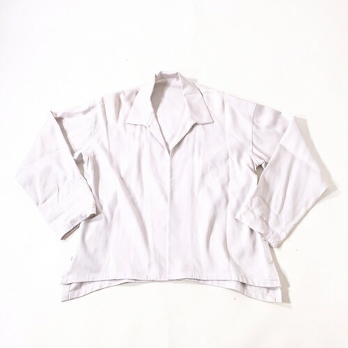 ジャンル ファッション / メンズ / メンズトップス 状態説明 シミや汚れがあります。一部に引っ掛け傷があります。 ※店舗併売商品の為、展示の際に画像以上のダメージが生じる場合がございます。 ※詳細はメーカーHPよりご確認ください。 サイズ サイズ1 着丈 (cm) 63 身幅 (cm) 57 肩幅 (cm) 58 袖丈 (cm) 55 ※平置き、素人採寸です。 カラー ※画面モニター等の影響により、実際の商品と色の見え方が異なる場合があります。 付属品 ※画像のものが全てです。　