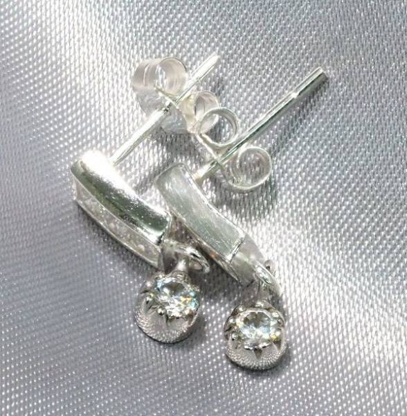 天然石ネックレスjewelry レゴリスのジルコニアピアス CZダイヤ（キュービックジルコニア） CZピアス ダンシング ピアス レディース ピアス SV925 ピアス ジルコニア アクセサリー レディース ジュエリー 一粒 クリスマス 誕生日 プレゼント｜アングル2