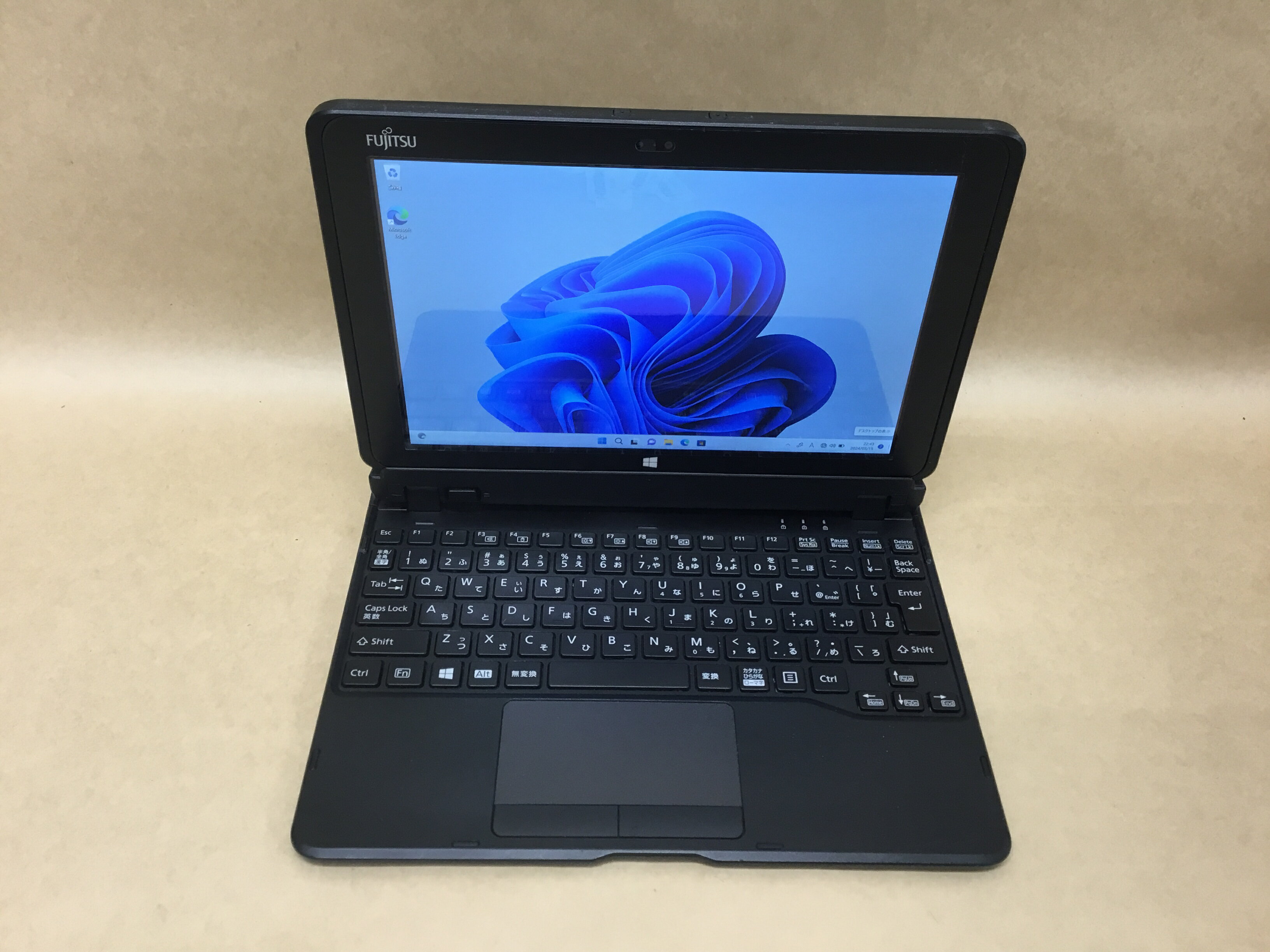 【中古】 富士通 タブレット ARROWS Tab Q506