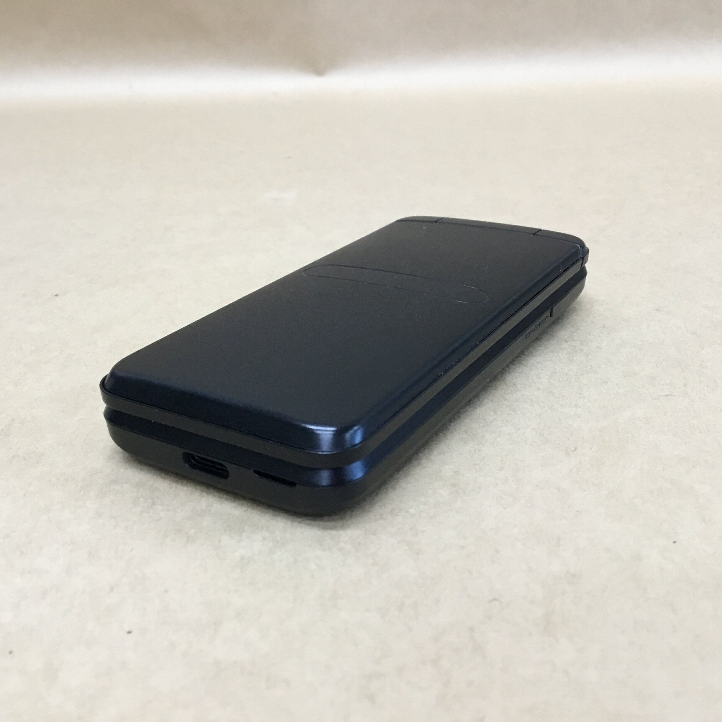 【中古】 SIMフリー(AU) 京セラ 携帯電話 GRATINA KYF42 3.4インチ ブラック 8GB 無線 BLUETOOTH カメラ 送料 無料 14時までの ご注文 即日発送