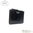 プラダ 財布（メンズ） 【2,000円OFFクーポンで値引き！】プラダ （PRADA） ブラッシュドレザー レタリングロゴ コンパクト 二つ折り 財布 2ML049 NERO メンズ【新品】