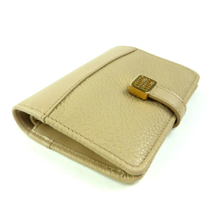 【2000円OFFクーポンでお得！】ミュウミュウ （MIUMIU） ロゴ レザー コンパクト 二つ折り 財布 5MV204 SABBIA【新品】