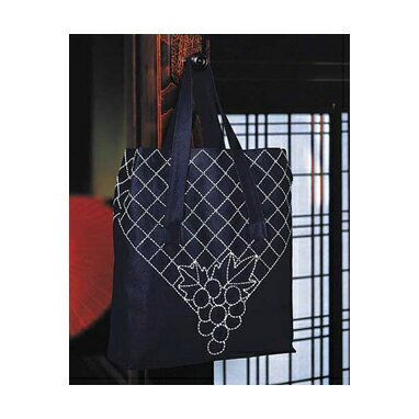 ●取寄品●ゆうパケット送料無料刺繍キット(紺) ショッピングバッグ刺し子で楽しむ伝統模様和モダン(半仕立て済)オリムパス製初級〜中級者向 ●取寄品●ゆうパケット送料無料刺繍キット(紺) ショッピングバッグ刺し子で楽しむ伝統模様和モダン(半仕立て済)オリムパス製初級〜中級者向