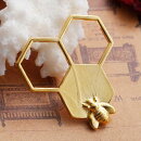 メタルチャーム1個ハチの巣型蜂beeミツバチハニーハニカムデザインアクセサリーパーツ／31mm×29mm