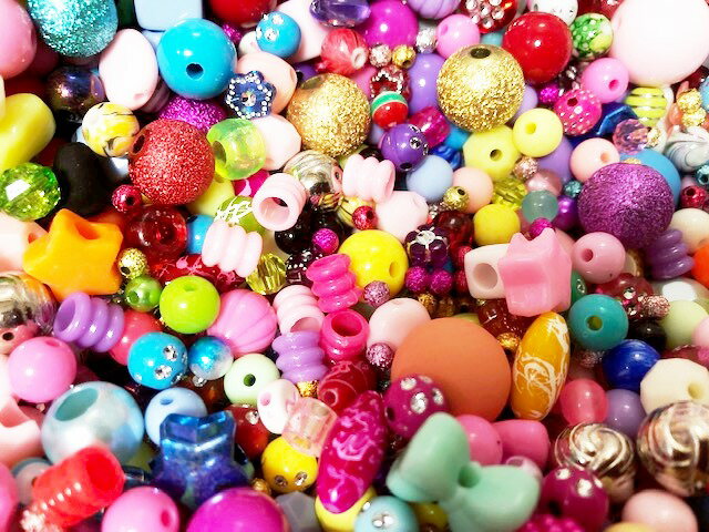 アクリルビーズおまかせ200gパック　可愛いプラビーズ　プラスチックビーズ福袋 サイズ・デザイン色々ミックス　※1個までのサムネイル