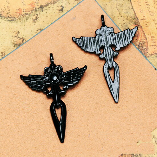 ●取寄品●メタルチャーム 10個　　十字架クロス（ブラック）　ペンダントトップパーツ 4.8cm x 3.4cm