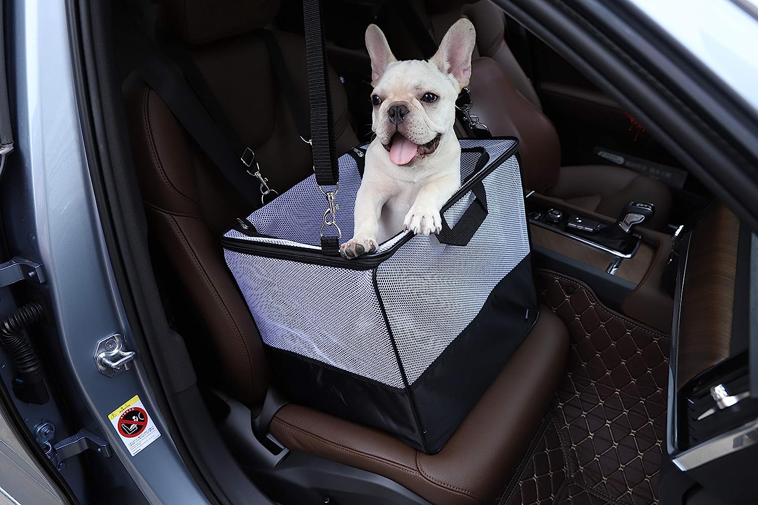 ★Amazonベーシック ペット用キャリーケース カーシート対応 柔らかい 車内に配置可能 耐久性 収納 洗濯機不可 40×35×37cm 小型犬や猫用に設計された柔らかい側面のあるキャリア/カーシート。 既存のシートベルトストラップで車内に配置可能。 外を見たり、新鮮な空気を循環させるためのメッシュ製の側面。 耐久性のある閉じれるジッパー、コンパクトに収納できるように平らに折りたたみ可能。 サイズ : 40×35×37cm。 スポットクリーニング可能、洗濯機不可。