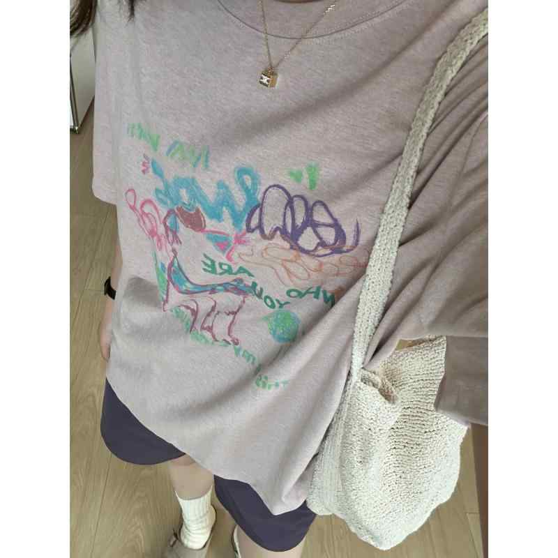 ・カテゴリ: Tシャツ・スタイル: 通勤風・主な素材: 綿90%以上95%未満・ネックライン: クルーネック・袖丈: 半袖・シルエット: ルーズフィット・着丈: 普通丈（約50cm超65cm以下）・デザイン: シルケット加工・流行要素: プリント・カラー展開: ピンク・サイズ展開: フリーサイズ