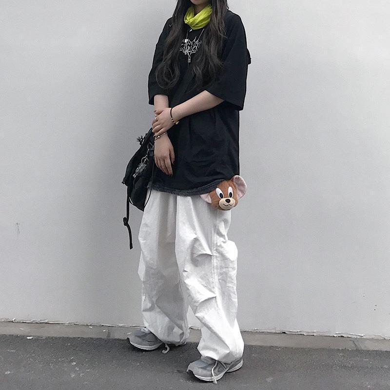 ・カテゴリ: カジュアルパンツ・主な素材: 綿 30%以上50%以下、ポリエステル 30%以上50%以下・パンツ丈: ロングパンツ・ウエスト: ハイウエスト・生地の厚さ: 中等・デザイン要素: プリーツ・カラー展開: ホワイト、ブラック・サイズ展開: S、M、L、XL、2XL、3XL・スタイル: カジュアル、日韓カジュアル、スウィート・フレッシュ・伸縮性: なし・対象性別: 女性