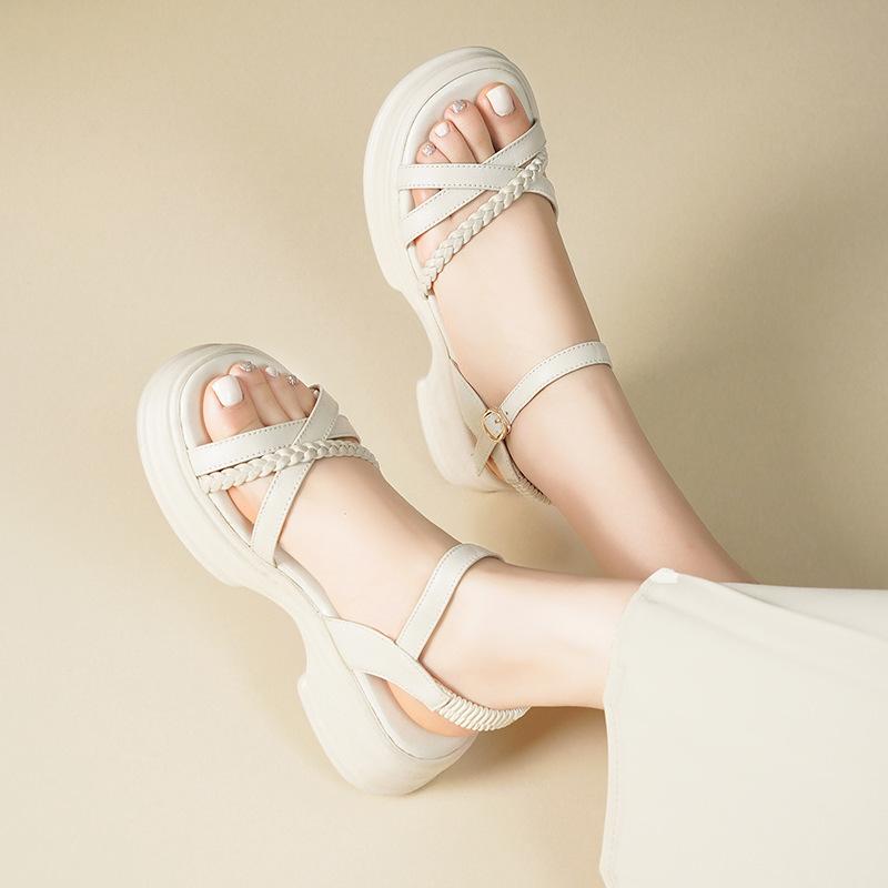 Holly'S Sole - ローマ サンダル レディース 夏 真皮 厚底 魚嘴 ワンストラップ ウェッジ ソール ヒール 米白 黒 牛革 ポリウレタン底 超繊維内張り バックル 着脱 増高 リアル スタイル スカート コーデ デイリー シューズ 足元 ファッション 軽量 快適 歩行