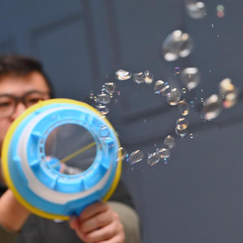 しゃぼんバズーカー Uncle Bubble 特製シャボン玉液付 無数の小さいシャボン玉が勢いよく飛び出す しゃぼん玉 シャボン玉 面白い 変わった しゃぼん玉遊び シャボン玉液 こども ギフト バース