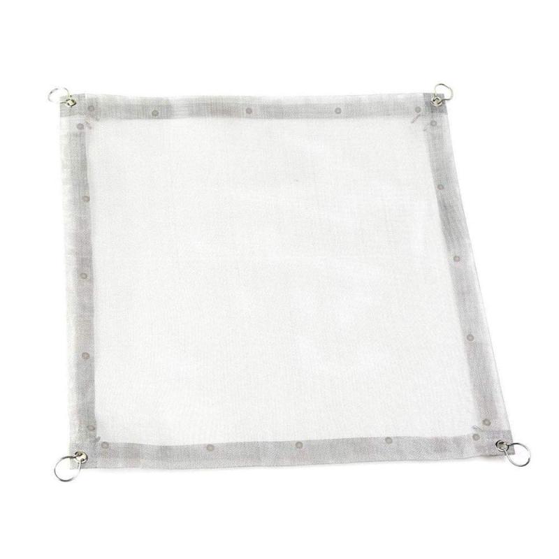 SRECNO 焚き火 メッシュ メッシュシート メッシュファイアスタンド 簡単組立 特殊耐熱鋼 42×42cm キャンプ アウトドア用【サイズ】約42×42cm 【材質】メッシュシート：特殊耐熱鋼FCHW2 【重量】約165g （メッシュシートのみの販売となります。）収納してコンパクトになるのでバッグに入れてスペースを取りません。設置もとても簡単、女性でも問題なし。メッシュ素材を採用しており、下方から空気を吸い上げることができます。燃焼効率が高く、灰しか残らず後片付けも非常に楽です。焚火グッズとしてはキャンプ、屋外、ビーチ、庭、お釣り、登山などのアウトドア場合で大活躍ですツーリングやキャンプ好きな方に不可欠なグッズです。DIY的にも使えます。（四隅のピンは付属しています。）