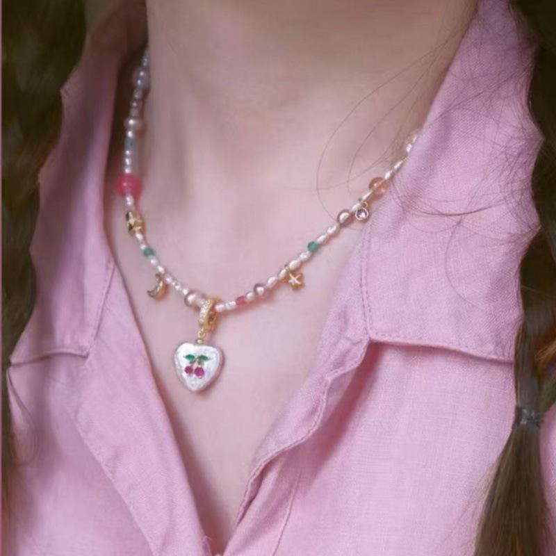 ネックレス レディース 淡水パール 天然真珠 さくらんぼ チェリー ハート ピンク アクセサリー 首飾り ジュエリー ペンダント チョーカー 鎖骨チェーン レトロ ヴィンテージ風 インフルエンサー かわいい フェミニン 春夏 お呼ばれ デート ギフト