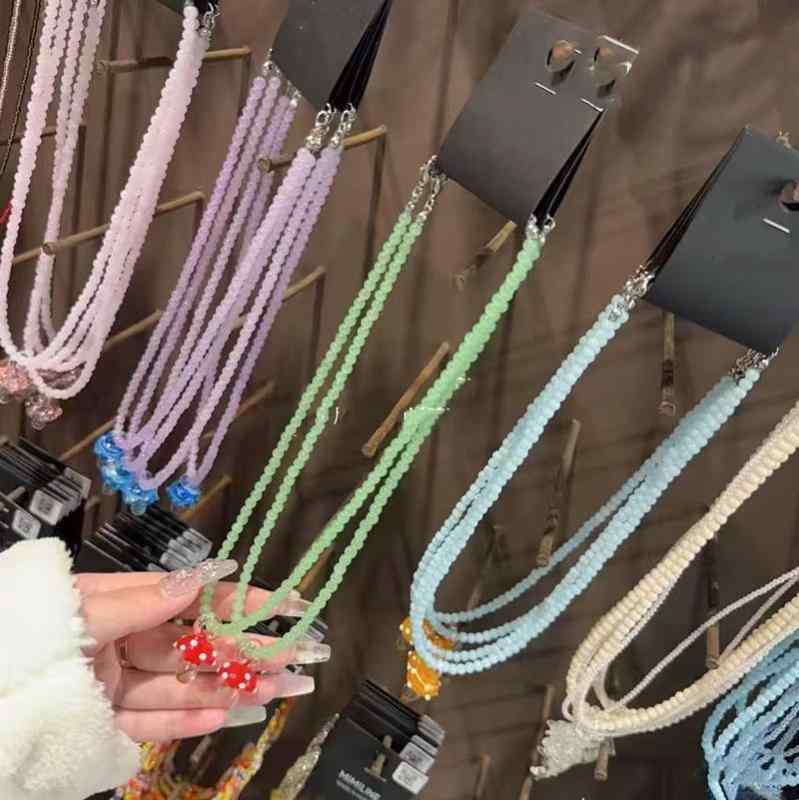 ネックレス レディース 首飾り チョーカー ペンダント アクセサリー 人造水晶 ガラス ビーズ ハンドメイド 手作り キノコモチーフ 鎖骨チェーン ファッション小物 首輪 ジュエリー 普段使い デート カジュアル ガーリー フェミカジ かわいい インフル