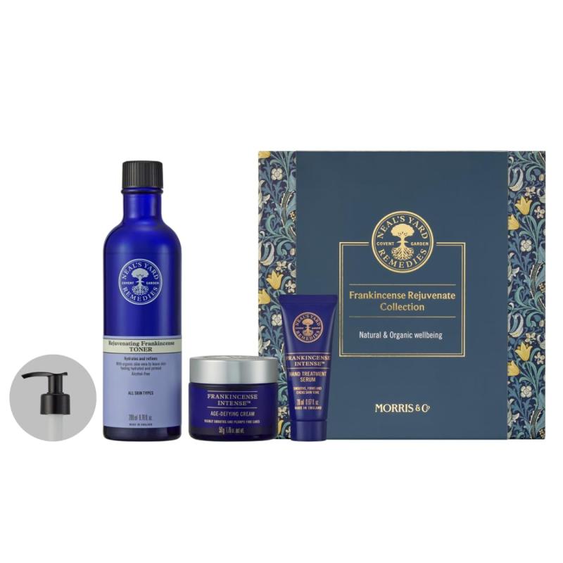 NEAL'S YARD REMEDIES(ニールズヤードレメディーズ)フランキンセンス リジュビネイト コレクションフランキンセンスのスキンケアシリーズをラインで使えるスペシャルコレクションフランキンセンスウォーター(200ml)とフランキンセンスインテンスクリーム(50g)のセット。手肌をふっくらと滑らかに整えるハンド用美容液付きウィリアム・モリスが設立したMorris ＆ Co.の代表作、美しいゴールデンリリー柄を特別な色合いでデザインした日本ボックスでお届けします環境に配慮した素材・仕様のパッケージで、可能な限りプラスチック素材は使用せず、緩衝材はリサイクルできるダンボールを採用しています