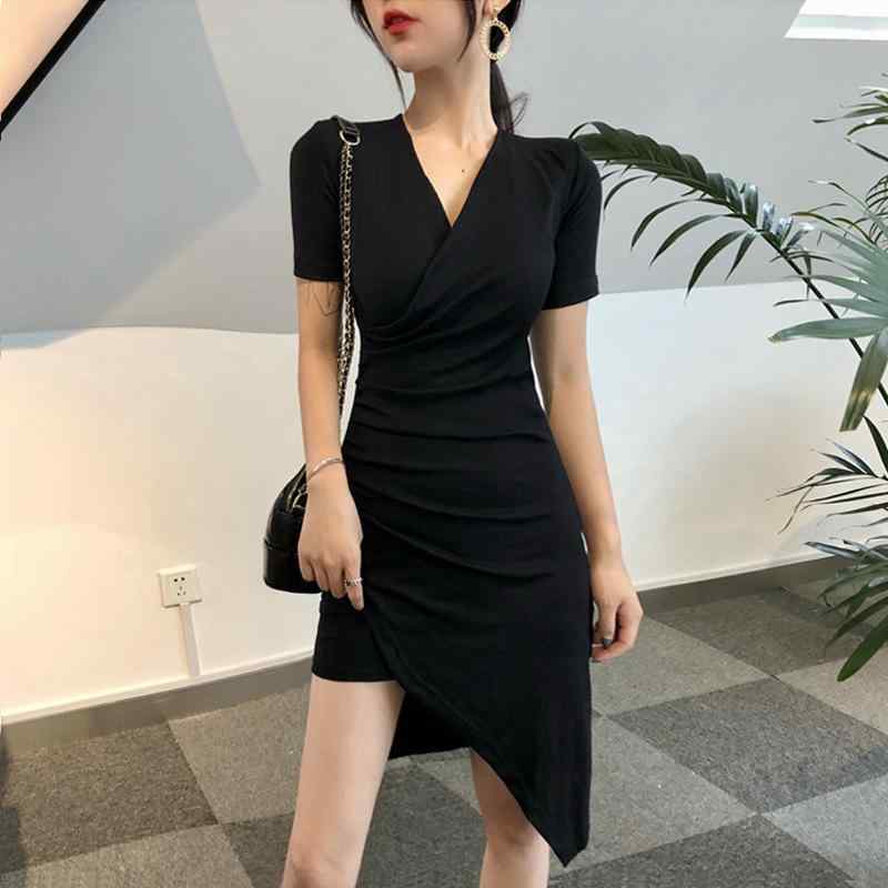 韓国 風 夏 セクシースリムフィットワンピース、 海辺の 休暇 旅行、 三 亜 ビーチドレスプーケット、 タイ、 バリ島生地名: コットンパターン: 純色クラフト: 非対称産地: その他デザイン: スリムフィット組み合わせ形式: 一枚スカート長さ: ショートスカートスカートタイプ: アシンメトリースカート襟タイプ: Vネックスリーブタイプ: 通常袖の長さ: 半袖ウエストタイプ: ハイウエスト流行の要素: その他発売年/季節: 2024年夏メイン生地成分2: その他貨物番号: B454--A8903COブランド: その他カラー: グレー,黒サイズ: S,M,L,Xlスタイルタイプ: 街頭トレンド人スタイル: ゴシック風スカートカテゴリ: ワンピースタイプ: その他