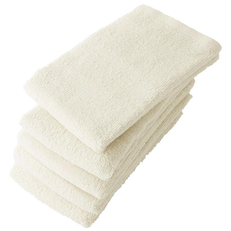 GamachaTowel 全22色《フェイスタオル 5枚セット》キッチンや洗面所の手拭きに 使い勝手の良い薄手タオル 綿100％ 肌に優しく吸水速乾 普通サイズ ゆうパケット ポスト投函サイズ ：1枚あたり約34×80cm重量 ： 1枚あたり約65g素材：綿 100%原産国：バングラデシュ【GAMACHA TOWEL（ガムシャタオル）】 ・薄手で軽い ・丈夫 ・吸水性、速乾性が抜群 ・綿100%で肌にやさしい 軽くて扱いやすいタオルです。 場所や用途で色分けしたり、使う人によって色分けしたりできるので、衛生的に安心してお使い頂けます。 気分で色を使い分けるのもおすすめです【バングラデシュ製】細やかな日本の検品をバングラデシュの日系検品センターで行っています。【毛羽落ちに関しまして】 タオルの特性上、綿製品のため最初のうちはどうしても毛羽落ちが発生してしまいます。 柔軟剤は油分を含んでおり毛羽が出やすくなりますので、柔軟剤を使用せずにお洗濯して頂くと毛羽落ちが抑えれます。モニターの発色の具合によって実際のものと異なる場合がございます。