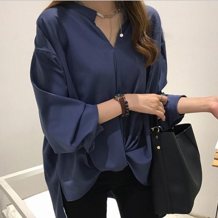 シャツ レディース 長袖 Vネック シフォン インナー トップス 女性用 ゆったり シルエット ベーシック 無地 デザイン ポリエステル スパンデックス 混紡 素材 灯籠袖 デザイン 不規則 ヘム ライン セットオン ステッチ 詳細 白色 深藍 墨緑 日