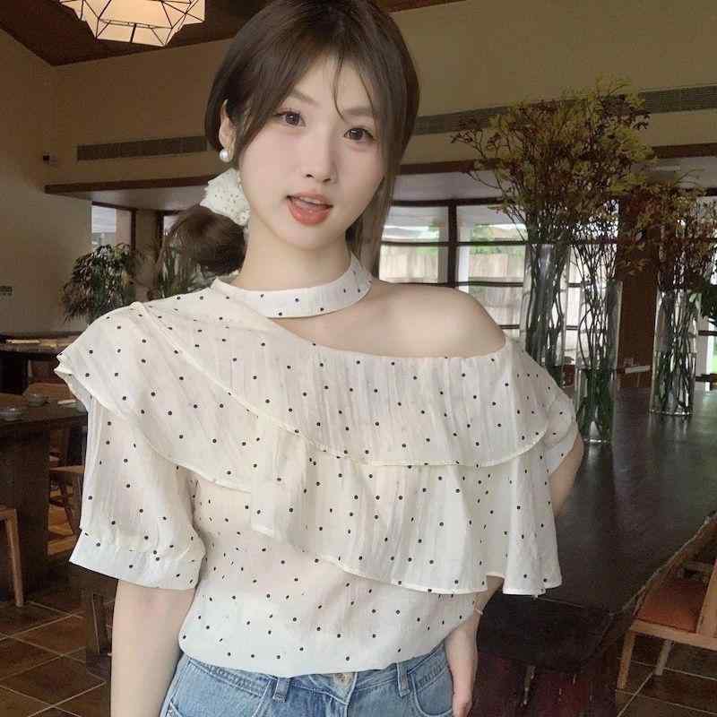 乐天商城 - 女性用 トップス ルーズフィット かわいい ポルカドット 肩出し フリル ハンギングネック シャツ 雪纺 短袖 夏用 ポリエステル 素材 デジタルプリント セットアップなし 普通丈 斜めネック ルーズシルエット 清新 甘め スタイル ワンボタン 軽量 通