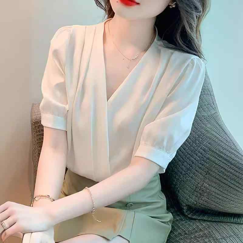 樂天商城 - シャツ 女性用 夏 春夏 秋 雪纺素材 トップス 泡泡袖 デザイン 感 Vネック 短袖 ワイドシルエット ゆったり シャツ ブラウス 私服 気質 洋気 免烫加工 3D柄 純色 白色 杏色 涤纶 ポリエステル 接触冷感 軽量 通気性 快適 日常使い カジュ