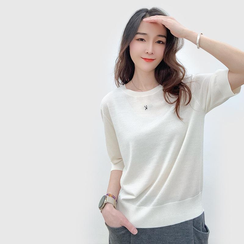 Rakuten - ニット トップス レディース 2025夏 桑蚕絲 羊毛 薄手 セットインスリーブ ルーズフィット ラウンドネック 半袖 純色 普通丈 柠檬汁色 浅灰色 浅紅灰色 日韓カジュアル 着こなしやすい スリムシルエット 軽量 伸縮性 再生繊維 綿混 普段使い 通