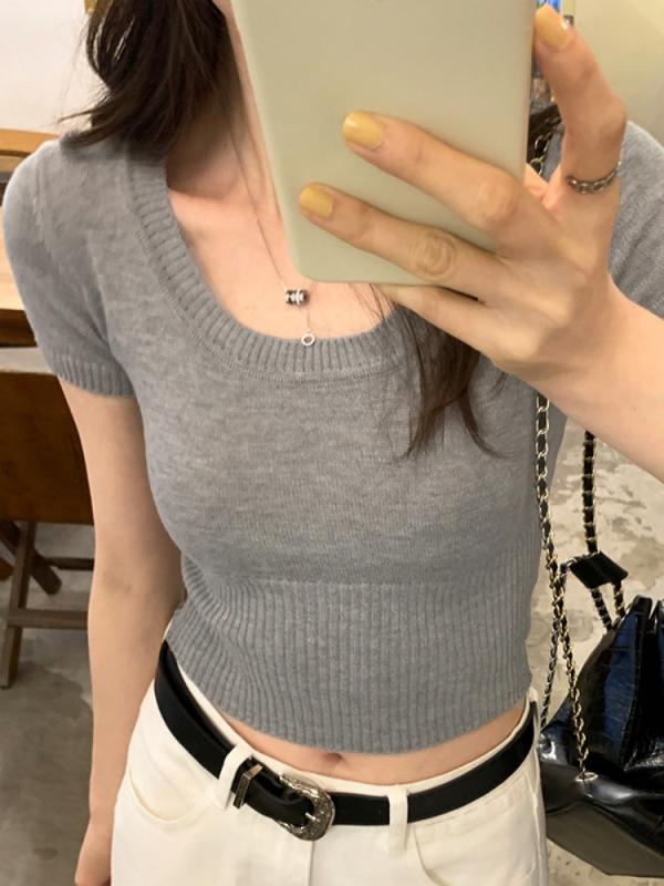 樂天商城 - トップス レディース 春夏 ニット 短袖 Uネック 鎖骨見せ 甘辛 タイト デザイン 修身 短め 私服 名媛 純欲風 黒 白 灰 純色 中厚 セットアップなし 均码
