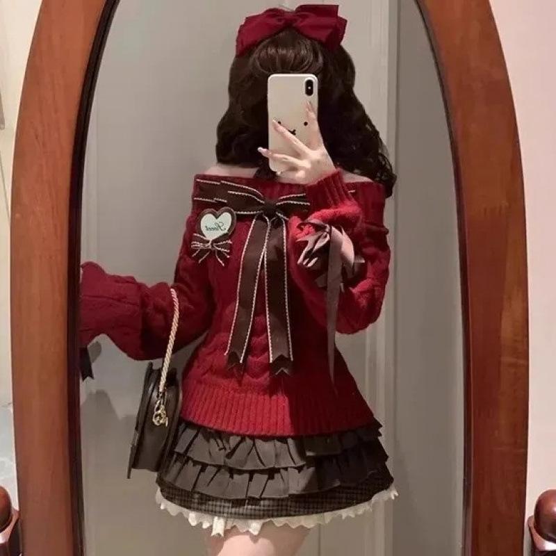 レディース セットアップ 早春 ニット セーター かわいい 蝶結び 肩出し 編み込み ハイウエスト フレア スカート 純色 プリーツ 切り替え デザイン 長袖 短め丈 気質 通勤 スタイル 都市 風 涤纶 混紡 素材 軽量 伸縮性 高級感 ブラウス トッ