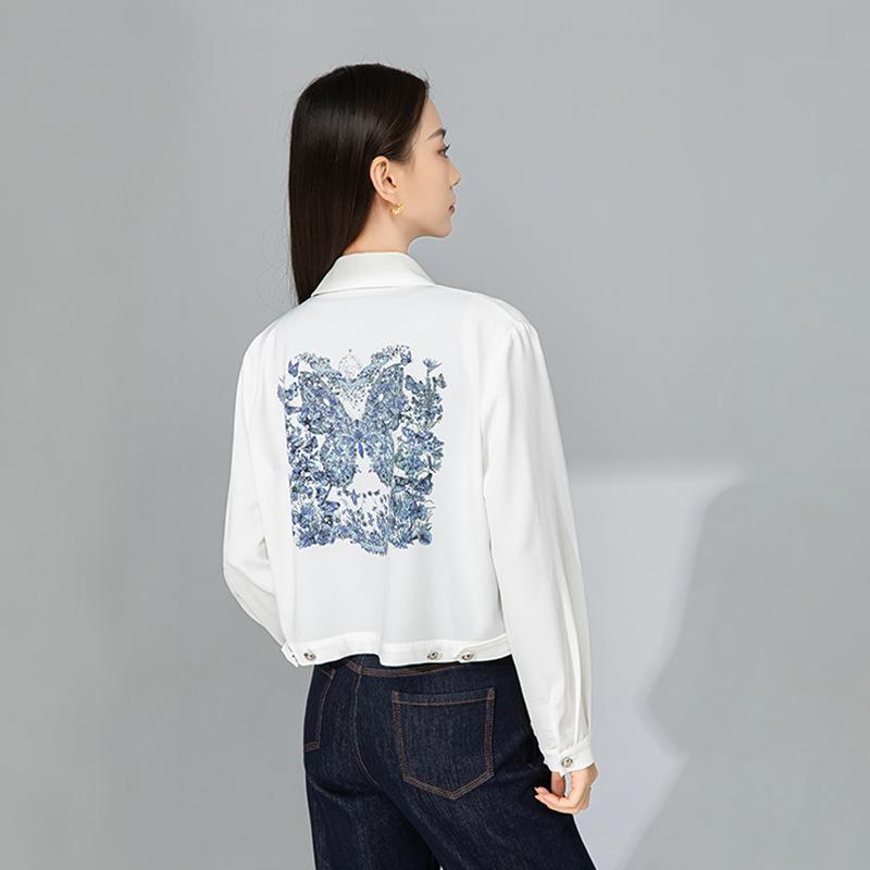・カテゴリ: 外套・主な素材: ポリエステル50-70%・柄: 蝶・スタイル: ストリート・厚み: 中厚・着丈: 普通(50-65cm)・袖丈: 長袖・袖型: 普通袖・ネックライン: ポロ・流行要素: プリント・カラー展開: ホワイト・サイズ展開: S,M,L,XL,XXL・対象年齢: 成人・対象性別: 女性