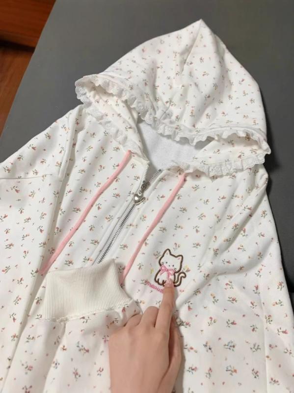 パーカー レディース 薄手 子猫 小花柄 長袖 ジップアップ フード付き アウター 春夏 日系 かわいい カーディガン ゆったり トップス・素材: ポリエステル・柄: 碎花・シルエット: 宽松型・構成: 単品・厚さ: 薄手・着丈: 約50-65cm・袖丈: 長袖・袖の形状: レギュラー袖・襟の形状: フード付き・流行の要素: ジッパー・加工技術: 拼贴/拼接・カラー展開: ホワイト・サイズ展開: S,M,L,XL・スタイル: 通勤風・対象年齢: 大人・性別: 女性・製品カテゴリ: アウター