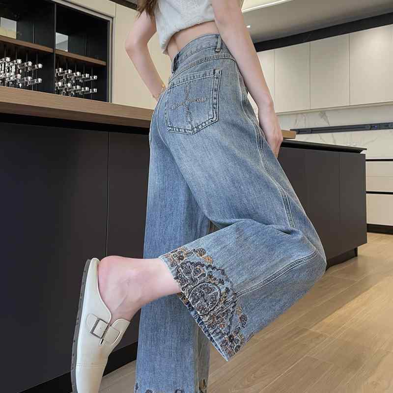 レディース 牛仔パンツ ワイドレッグ ハイウエスト 九分丈 刺繍 花柄 コットン 素材 デニム 生地 基本 スタイル 日韓 カジュアル ライトブルー ベージュ 浅色 オフホワイト 春秋 シーズン 軽量 快適 履き心地 日常使い 通勤 コーデ ミックス マ