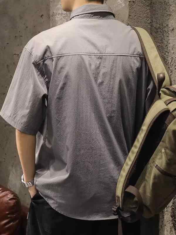 樂天商城 - シャツ メンズ 短袖 半袖 ポロシャツ 翻領 半ジッパー 開衩 デザイン ゆったり シルエット 薄手 夏 日常 使い 日式 レトロ 風 グレー ブラウン ファッション トップス カジュアル スタイル