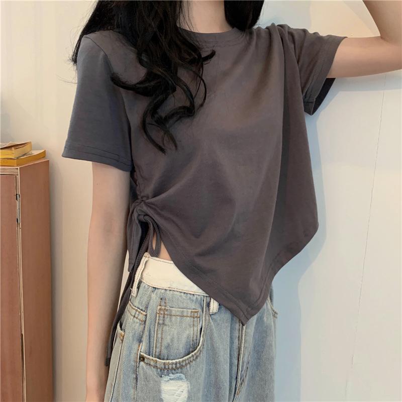 樂天商城 - Tシャツ レディース 短袖 短丈 抽绳 デザイン 丸首 綿 シルク 風 再生繊維 ポリエステル 95%以上 純色 グレー 黒 通勤 スタイル 気質 優雅 韓国 風 学生 かわいい 辣妹 百搭 上衣 夏季 短袖 T シャツ 女性 2024 新款 インスピレ