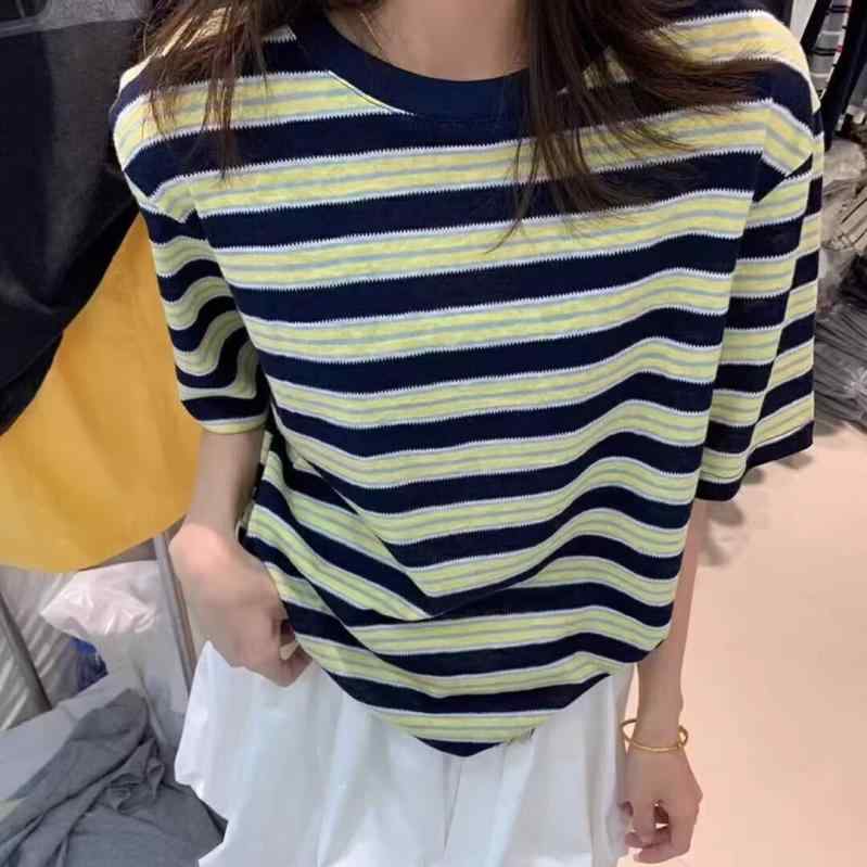 樂天商城 - Tシャツ 女性用 短袖 綿素材 条紋柄 コントラスト領口 黄色 灰色 ゆったりシルエット 普通丈 丸首 夏 薄手 着回し かわいい ストリートスタイル 快適カジュアル ユースフル 日常使い 軽やか フレッシュ 遊び心 ユニセックス