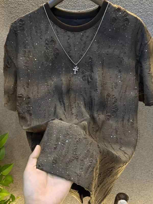 Tシャツ メンズ 短袖 丸首 半袖上衣 韓国風 輝片 グラデーション 破れ ワイドシルエット ポリエステル 混紡素材 幾何学柄 バッジ 免アイロン 加工 黒 灰 コーヒー カラー 夏用 軽熟カジュアル ゆったり ルーズ トップス ティーシャツ ラウンドネ