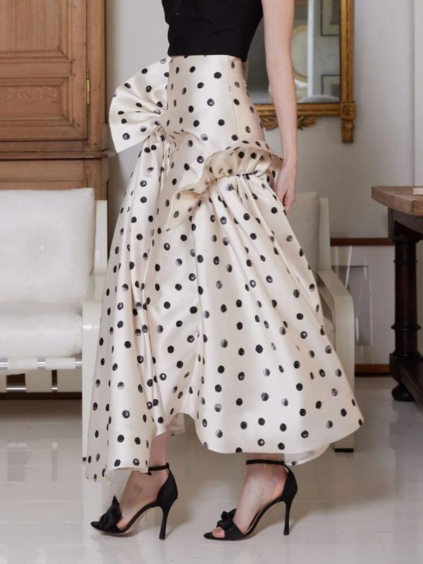 ロングスカート レディース フレアスカート ボトムス マキシ丈 ミモレ丈 フレンチスタイル エレガント 荷叶切り替え 水玉 ドット柄 清楚 上品 高級感・柄: 波点・加工方法: 印染・生地の名称: ポリエステル・主な生地成分2: 綿・スカートの型: 直筒スカート・スカート丈: ロングスカート・流行の要素: 波点・カラー展開: 杏色・サイズ展開: S, M, L, XL・スタイル: エレガント・カテゴリ: スカート・利用シーン: ショッピング, 日常, デート・体型: 直筒型・弾力性: 微弾・主な生地成分2の配合率: 30%以下・対象者: 青年