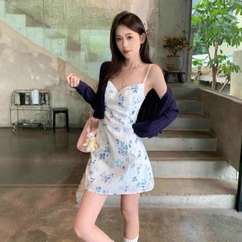 樂天商城 - ワンピース 女性用 夏 吊り帯 短丈 花柄 Vネック 無袖 高腰 収腰 スリム かわいい 甘め 爽やか スタイル 花柄 プリント 軽量 通気性 コットン混 フレア ミニスカート 日常使い デート 清楚 フェミニン ピンク系 ブルー系 グリーン系
