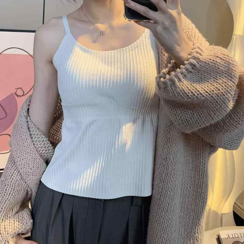 乐天商城 - キャミソール インナー ブラ 女性用 修身 ロング丈 Vネック 露背 黒 肌色 白 かわいい スタイルアップ インナーウェア ニット素材 夏用 甘めスタイル 薄着対応 インナーブラ キャミブラ ベーシック トップス