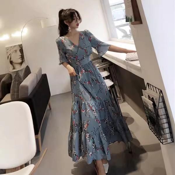 ワンピース 女性用 夏 春夏 碎花 雪纺 素材 過膝 長丈 ラッパ袖 短袖 韓版 森ガール 直筒 イージースカート 不規則 スカート Vネック 高腰 印花 デザイン 通勤 スタイル 修身 シルエット 気質 涤纶 ポリエステル 繊維 ブラック 緑 紫 グレ