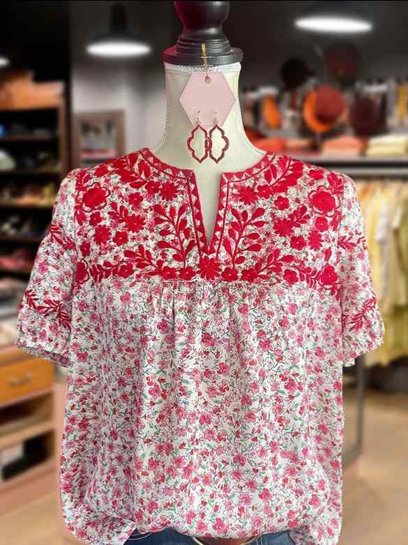 樂天商城 - レディース トップス Vネック 短袖 刺繍 花柄 プリント ゆったり デザイン シャツ Tシャツ ポリエステル 素材 民族風 スタイル 芸術的 レトロ 快適 ゆったり シルエット 中長丈 セットアップ なし 夏 季節 欧米 スタイル クロスボーダー 人気