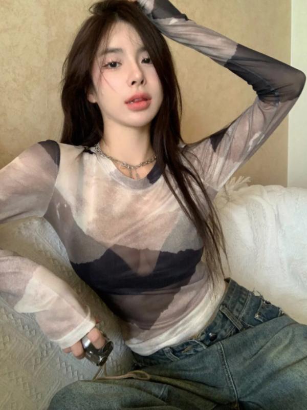 乐天商城 - Tシャツ 女性用 夏 透け感 長袖 メッシュ 防晒 修身 サイケデリック 染め 幾何学柄 プルオーバー 丸首 薄手 涼しい ネット生地 ポリエステル 韓国風 気質 優雅 日常使い 軽量 伸縮性 ビッグシルエット ブラック ピンク系