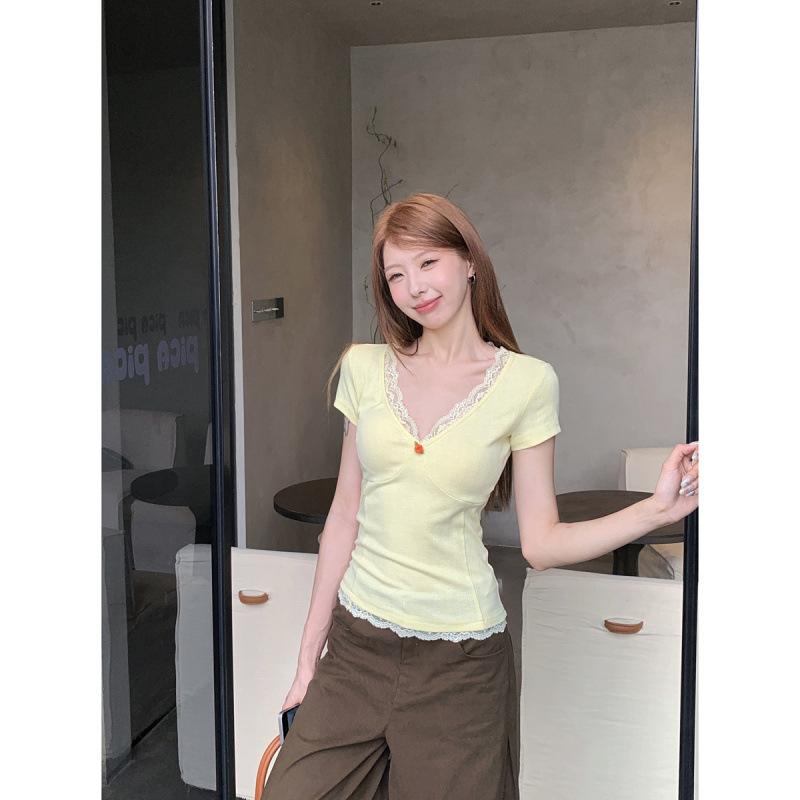 Tシャツ 女性用 夏 黄色 Vネック レース フィッシュボーン スリム 修身 短袖 トップス 通勤風 気質 百搭 純色 他の素材 スリムフィット 女性 トップス 黄色 短袖 レースエッジ スリムライン 通勤 通勤スタイル 気質 汎用