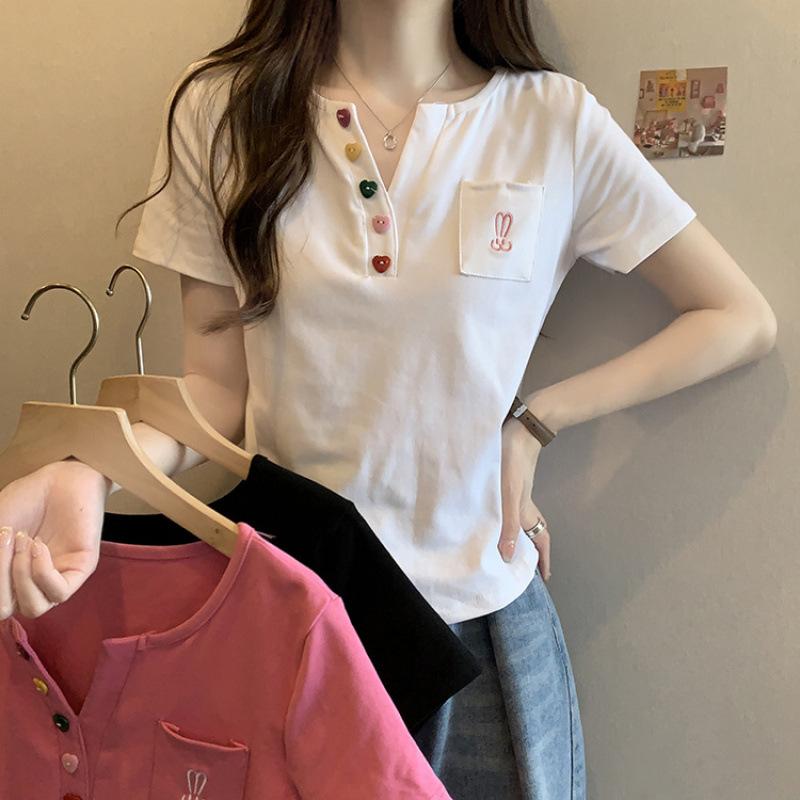 Rakuten - Tシャツ レディース 短袖 Vネック 肩正しい ボタン 綿素材 ゆったり 短め 小柄対応 トップス 気質 通勤 都市風 かわいい 清新 夏 白色 黒 ピンク